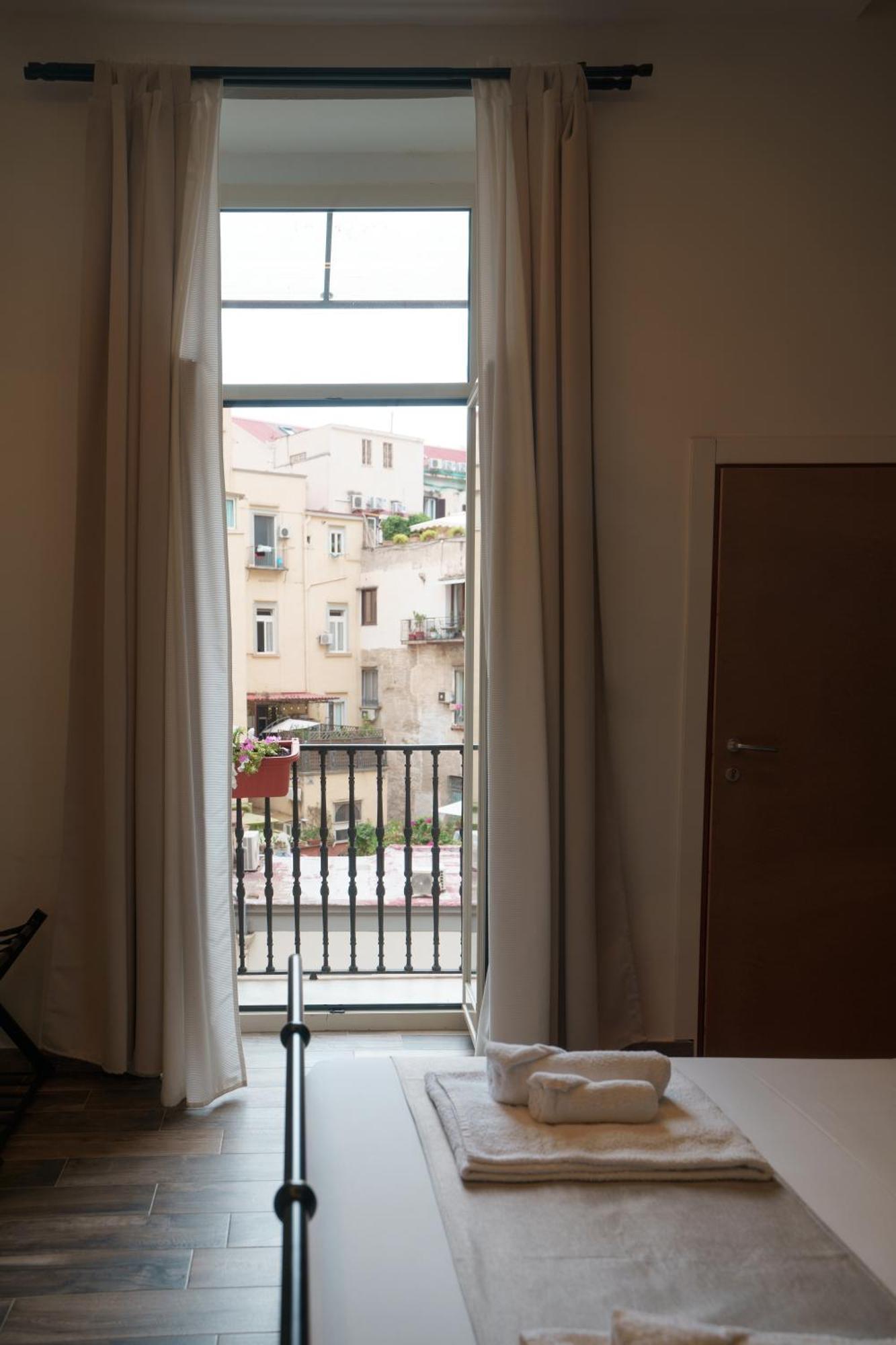 Chiatamone Relais Lejlighed Napoli Eksteriør billede